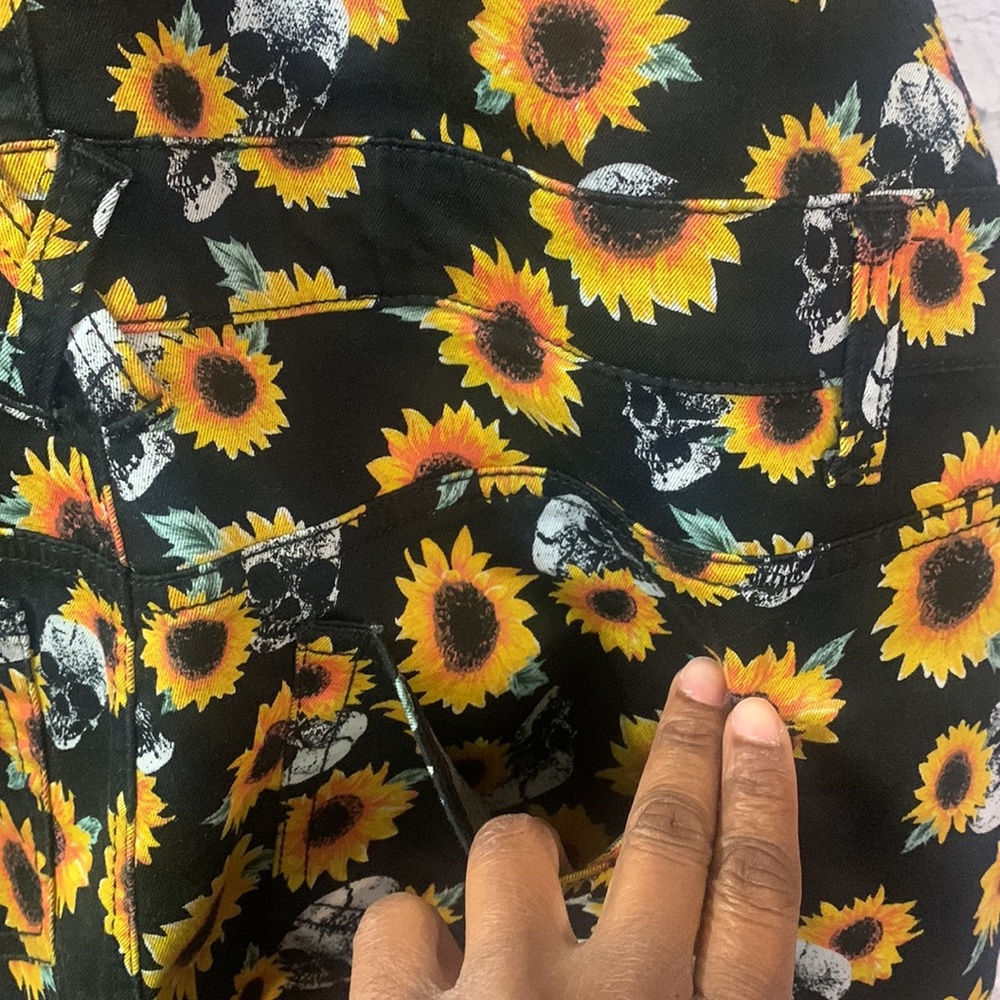 Hot Topic Denim Daisy Shortall Black Orange Large Shorts Beach Pool Vacation - Picture 7 of 12
